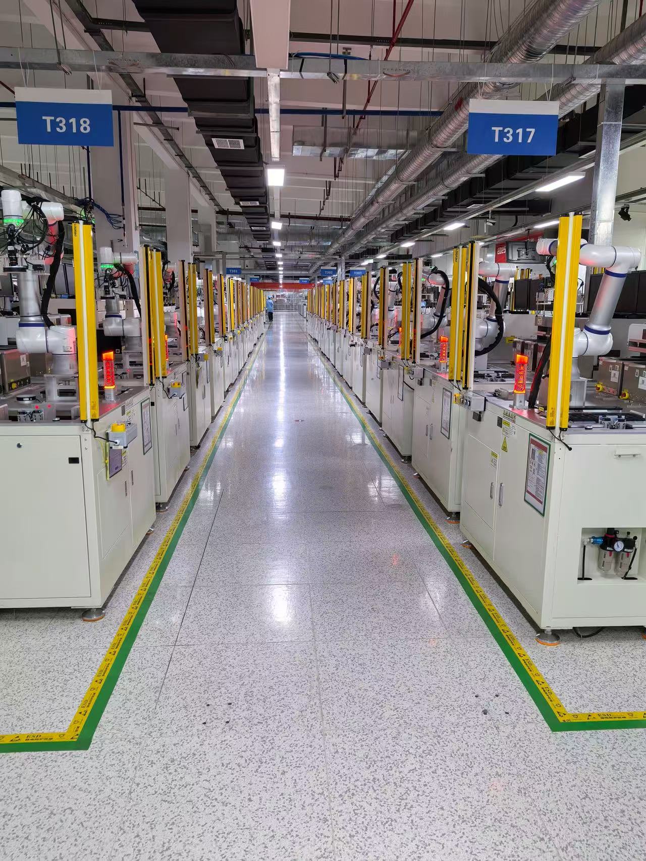 Fully automatic loading and unloading machine